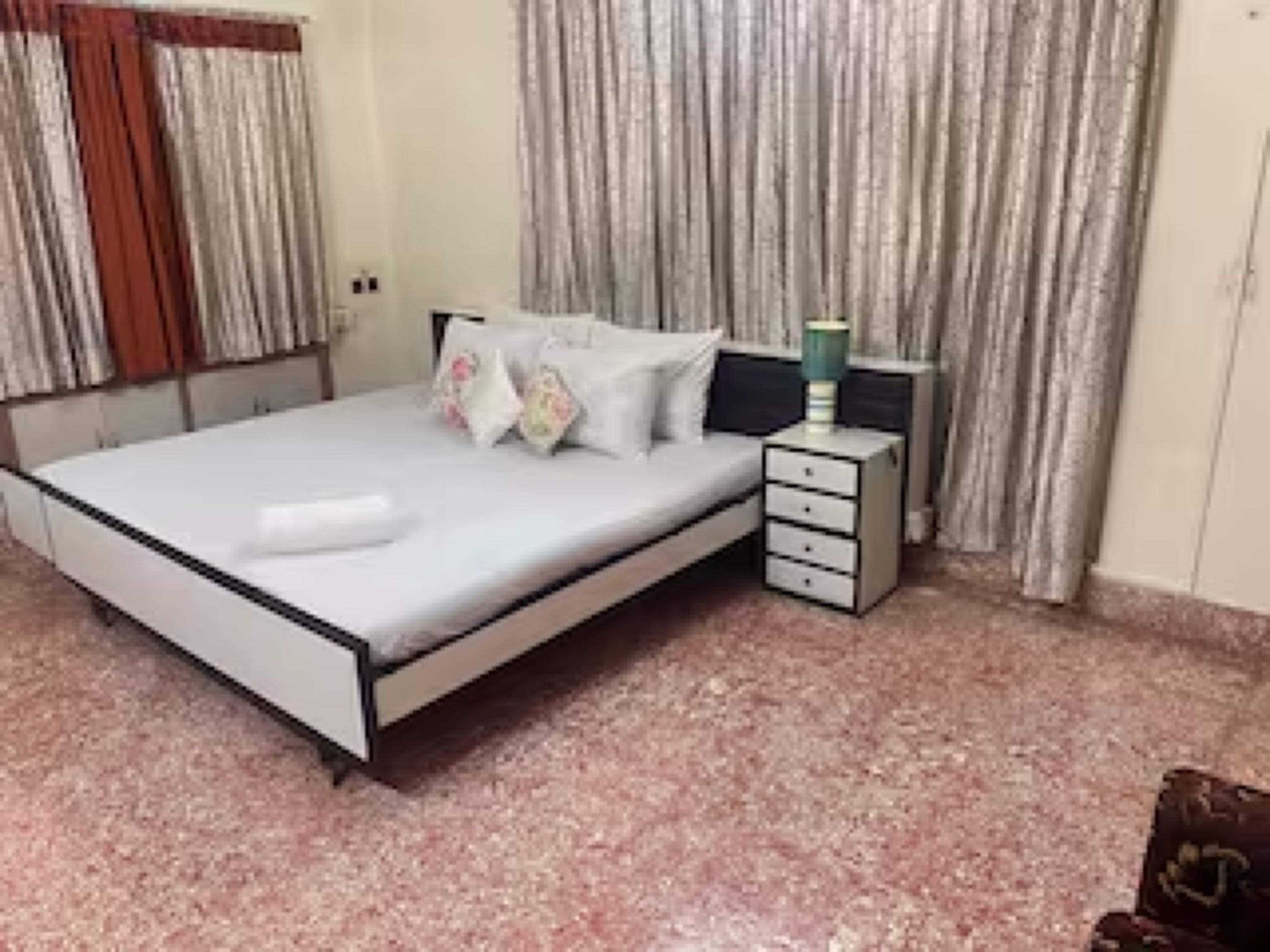 Flagship OYO Hotel Brothers In - Tap to explore photos