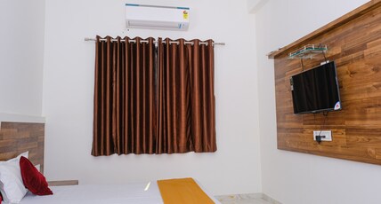 Hotel Sayali Room Type - Deluxe Ac rooms