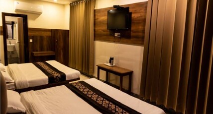 Hotel Arihant Palace(5 Min walk to Railway Station) Room Type - Triple Bed Room