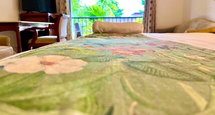 Luxury Pool Side Studio With Private Balcony Room Type - Bedroom