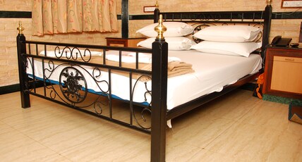 Hotel Hira Room Type - Super Deluxe Class Double Bed Room