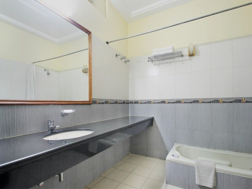 Hotel Park Inn - Tap to explore photos