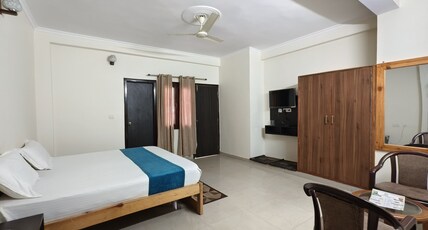 Springwood Inn Near Kainchi Dhaam 8kms Room Type - Semi Deluxe Room With Balcony