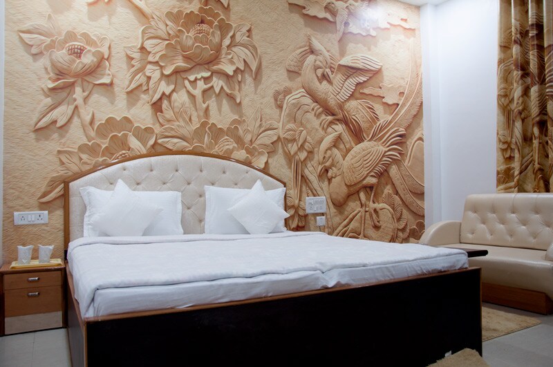 Hotel GP Palace - Tap to explore photos