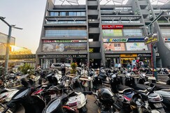 HOTEL LEGEND S G HIGHWAY