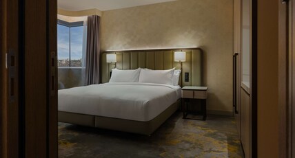 Hilton Sofia Room Type - ACCESSIBLE KING ROOM