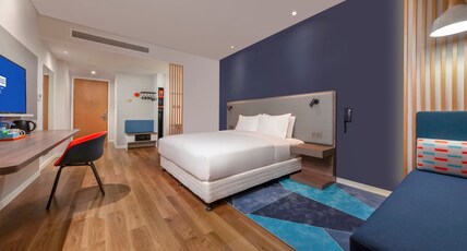 Holiday Inn Express PINGHU Room Type - 1 King Standard Garden View
