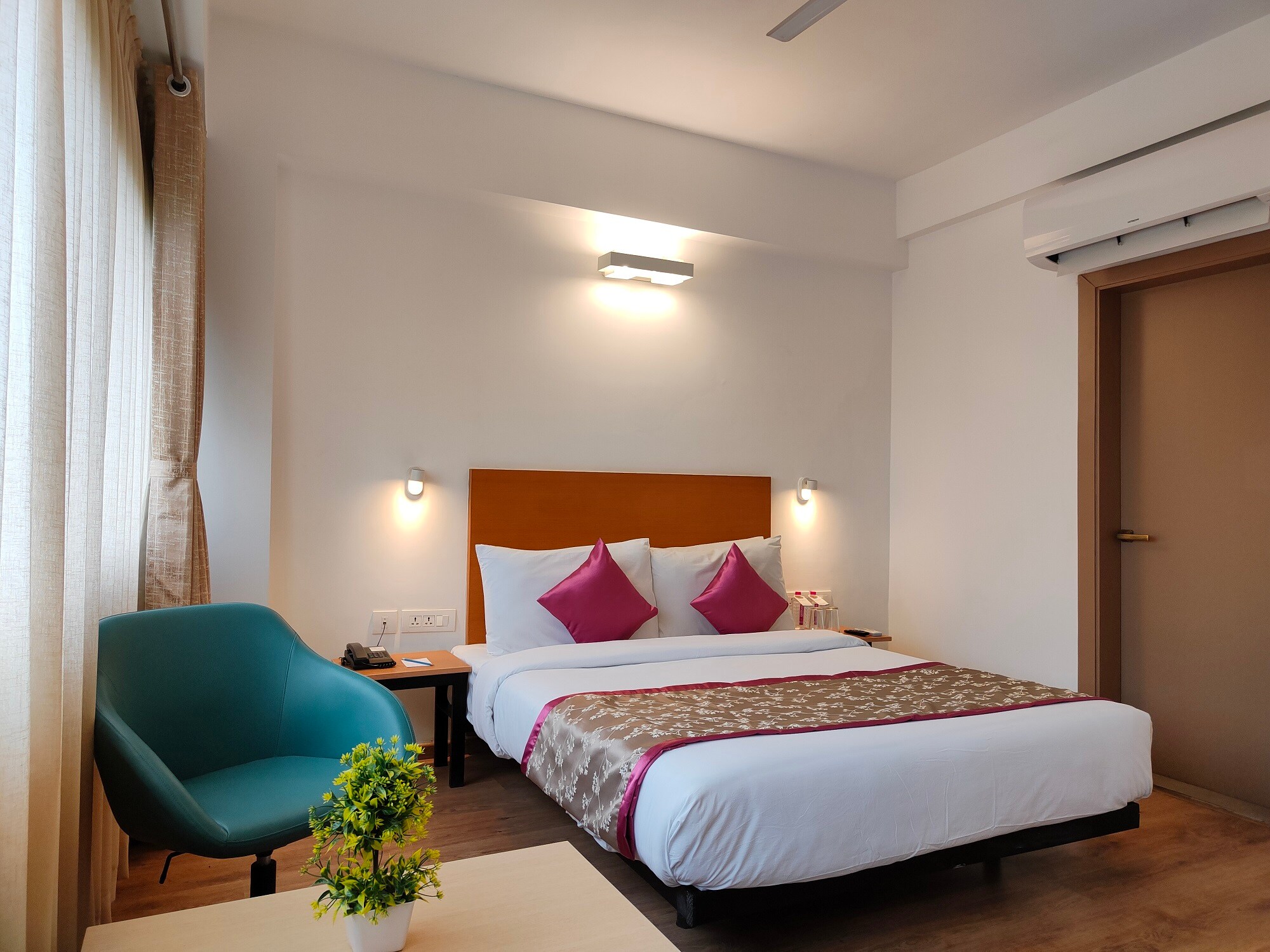 Kanak Beacon Hotel - Ashram Road, Ahmedabad - Tap to explore photos
