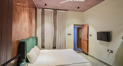 Giovanni House Room Type - Superior King Room