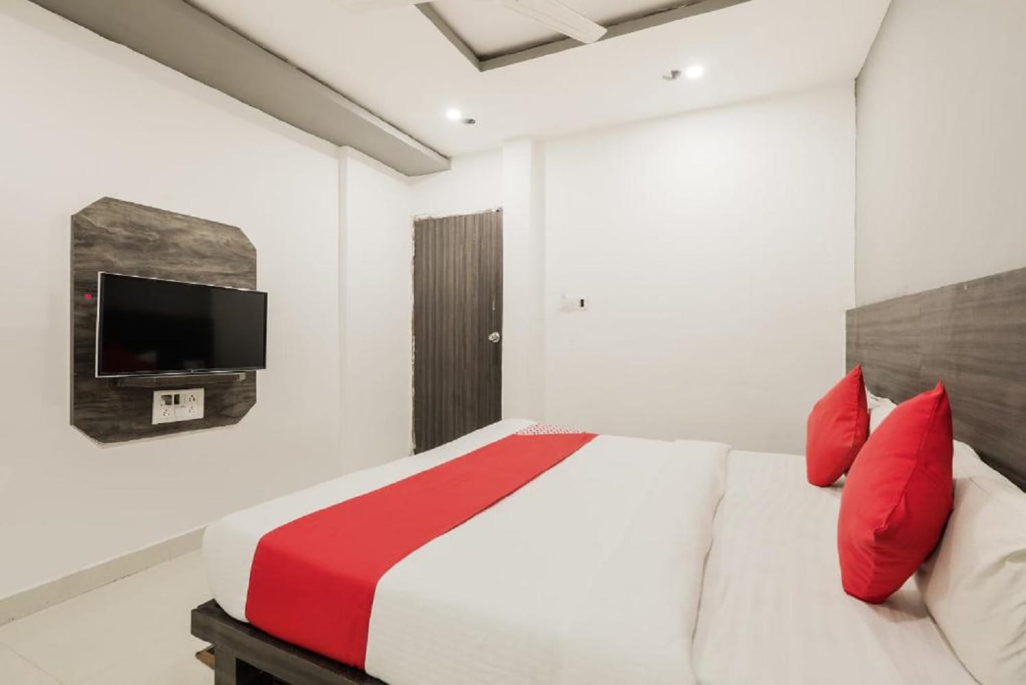 Hotel Khalsa - Tap to explore photos