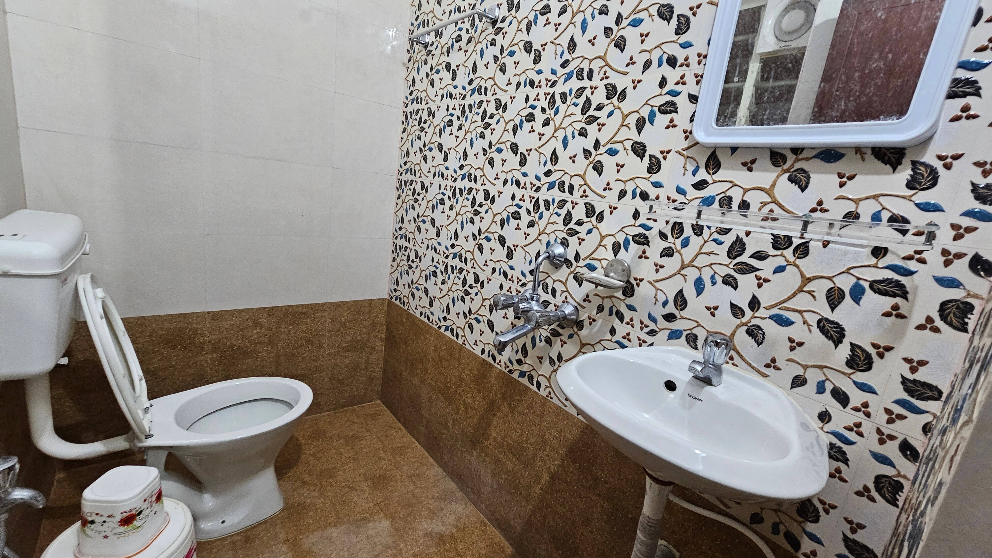ANAND ASHRAM Guest House - Tap to explore photos