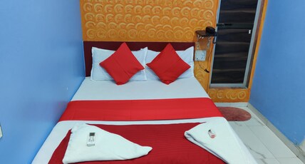 HOTEL SAIM PALACE Room Type - Non AC Double room HOTEL SAIM PALACE Room Type - Non AC Double room