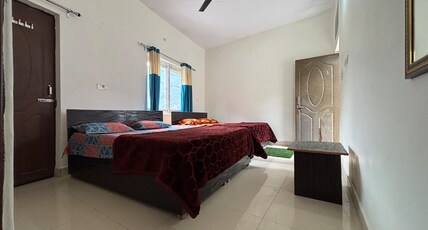Paras Guest House Serene Mountain Retreat Room Type - Bedroom 2