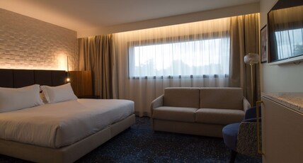 Hotel Lille Euralille - Hilton Affiliate Hotel Room Type - KING EXECUTIVE ROOM W SOFA