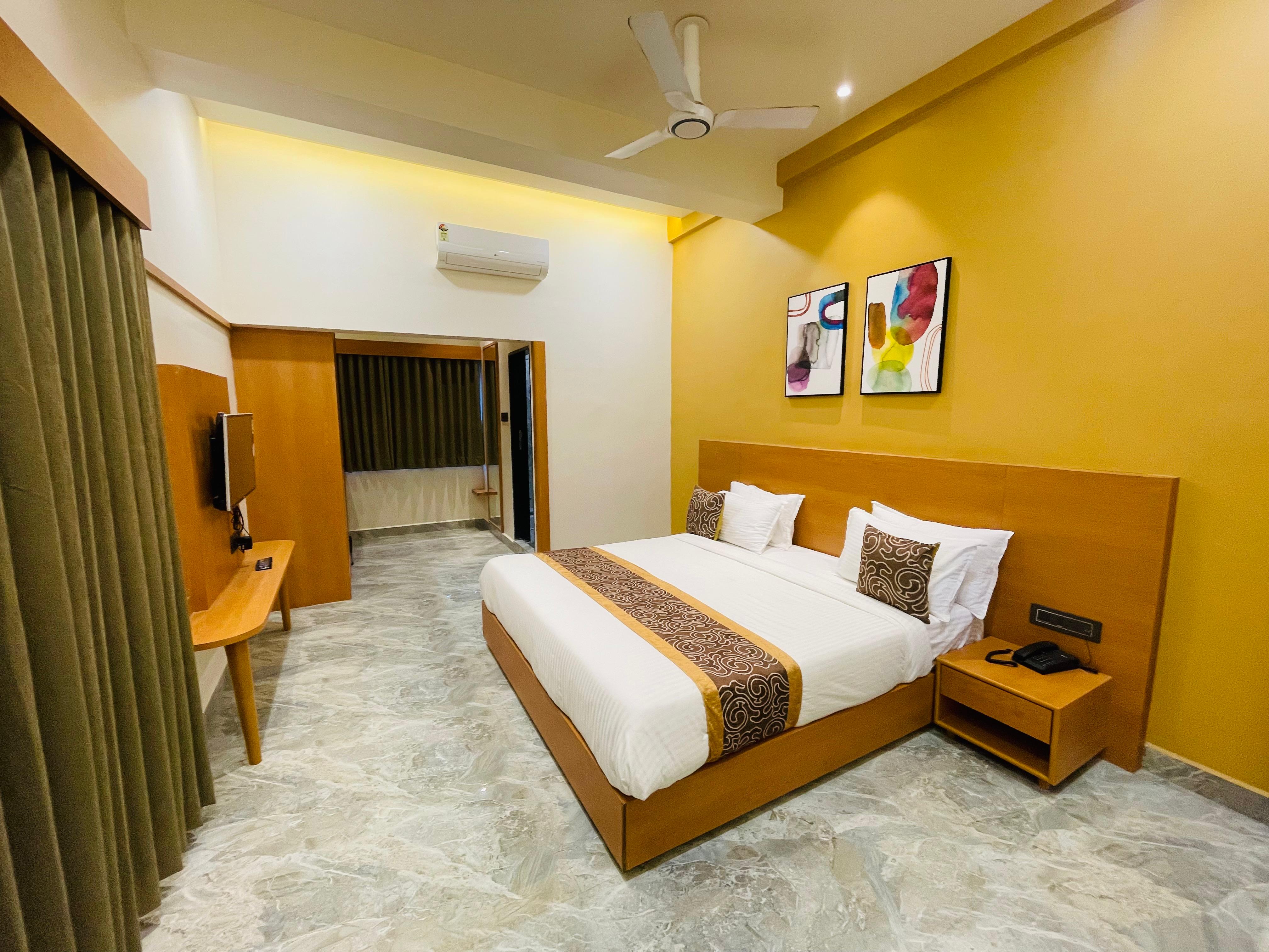 Hotel Giriraj - Tap to explore photos