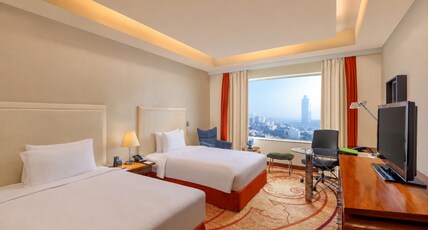 DoubleTree by Hilton - New Delhi NCR Room Type - Twin Beds Guestroom