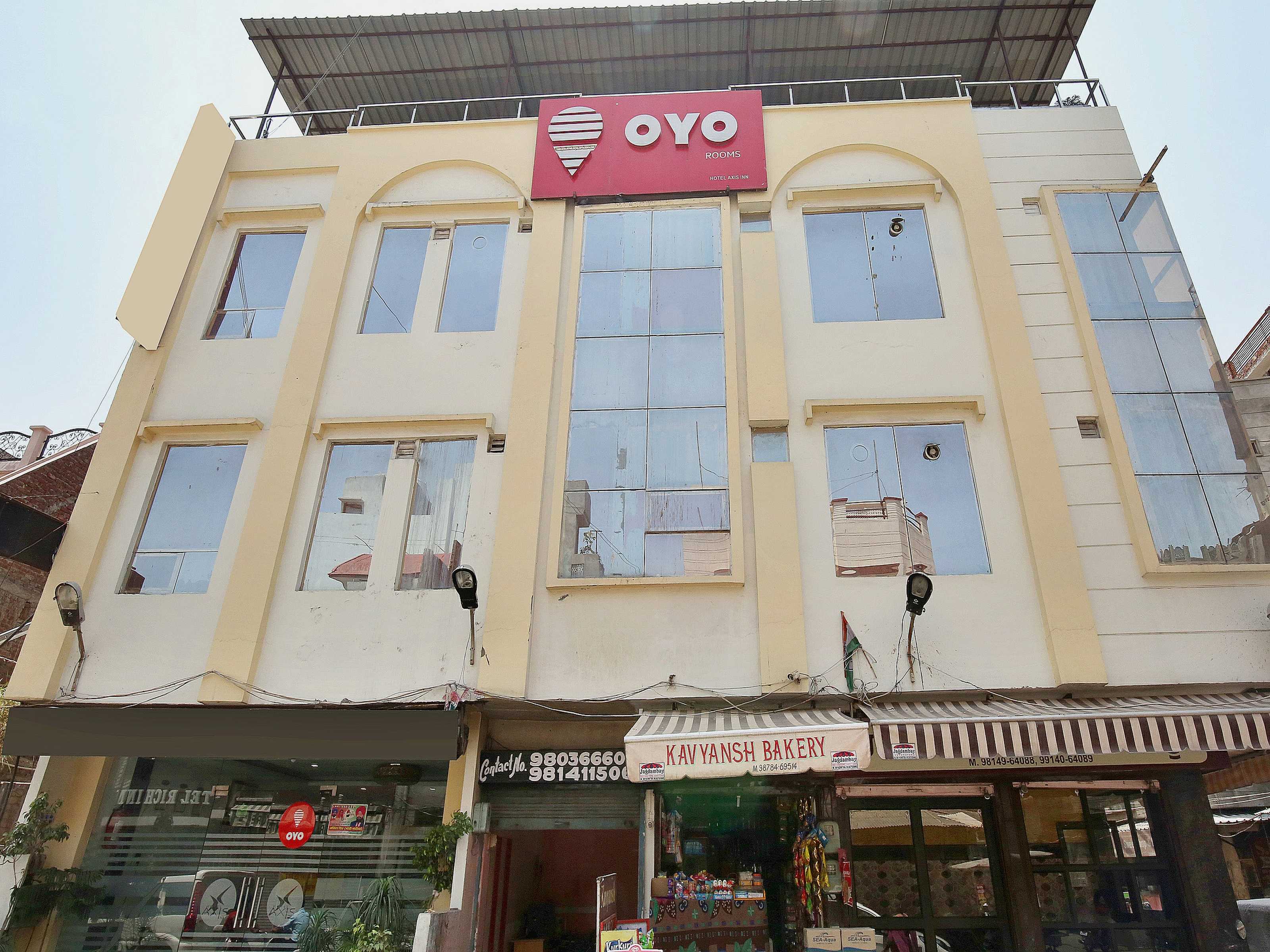 Hotel O Axis Inn - Tap to explore photos