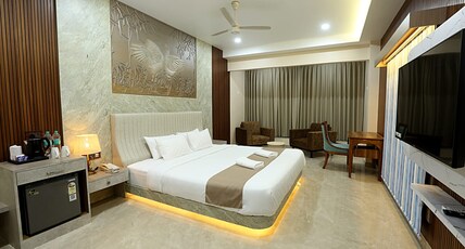 KANCHAN RIVER VILLAS Room Type - Deluxe Room with Balcony