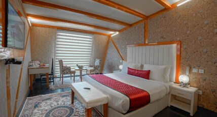 Hotel Rose Petal Room Type - SUPER DELUXE ROOM WITH FREE HEATING 24HRS