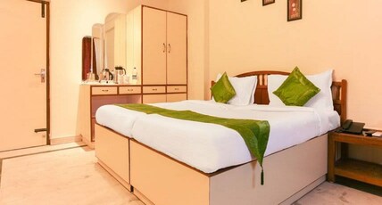 HOTEL YKS Room Type - Deluxe Room