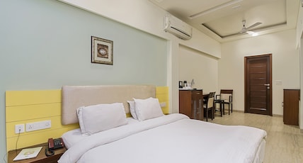 Hotel Nangis Pride Room Type - Deluxe Room Hotel Nangis Pride Room Type - Deluxe Room