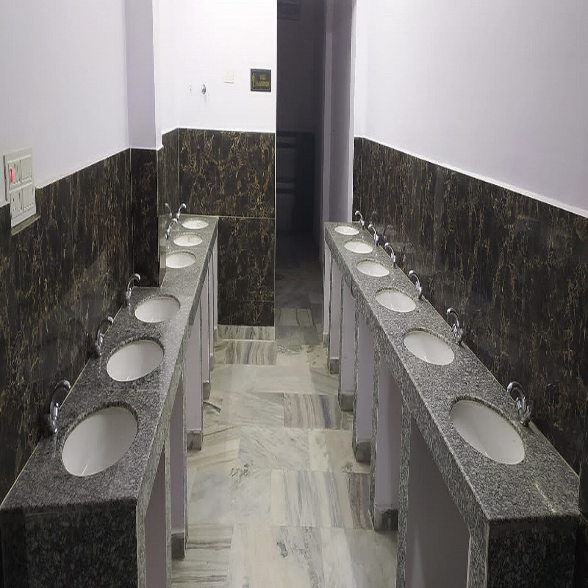 Hotel International - Tap to explore photos