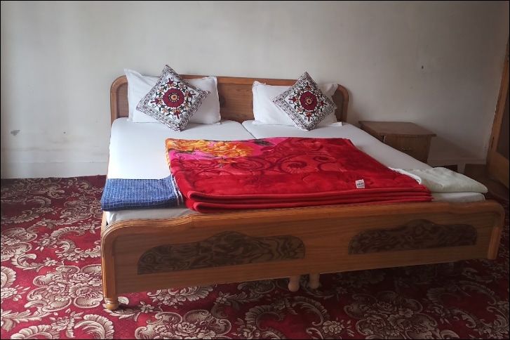 Yourdum Guest House - Tap to explore photos