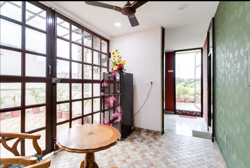 MoyDom Home Away From Home Noiseless Rooftop Apartment - Tap to explore photos