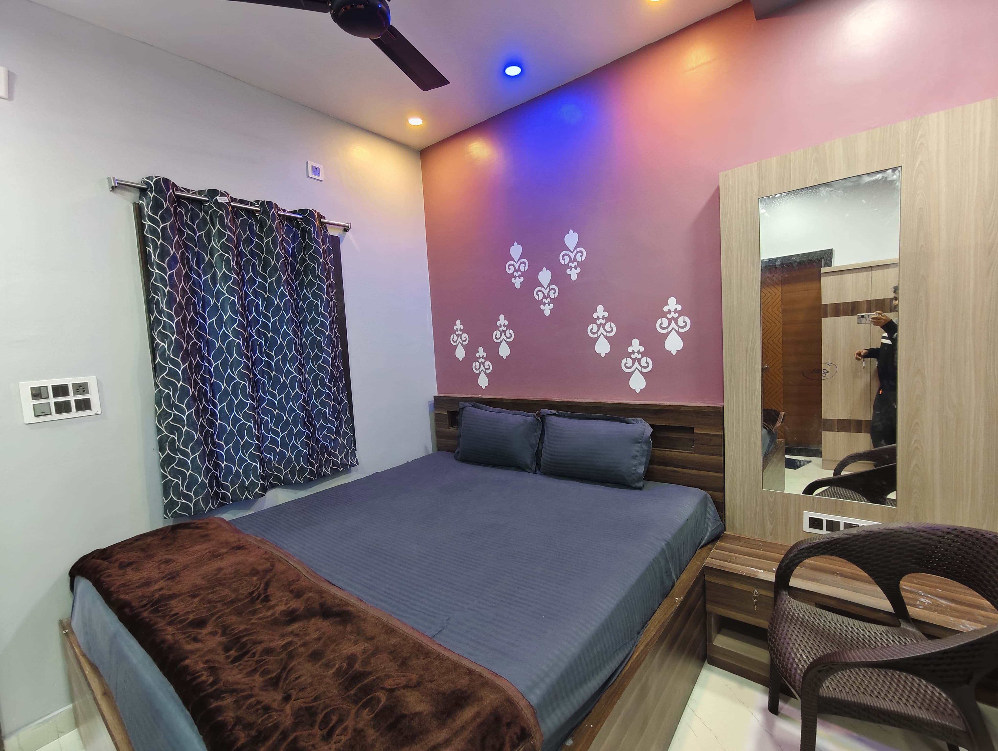 Hotel Souvik, Hinjilicut - Tap to explore photos