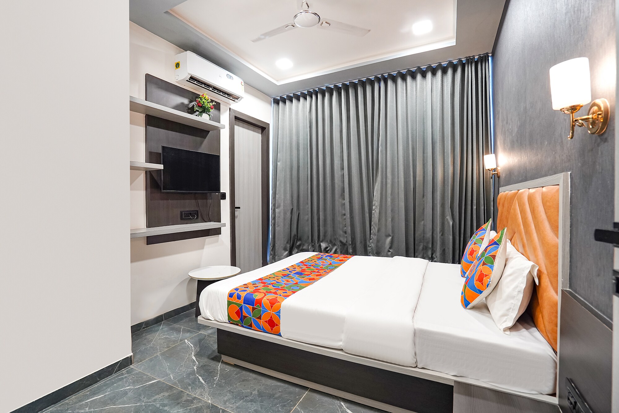 FabHotel Sawariya - Tap to explore photos