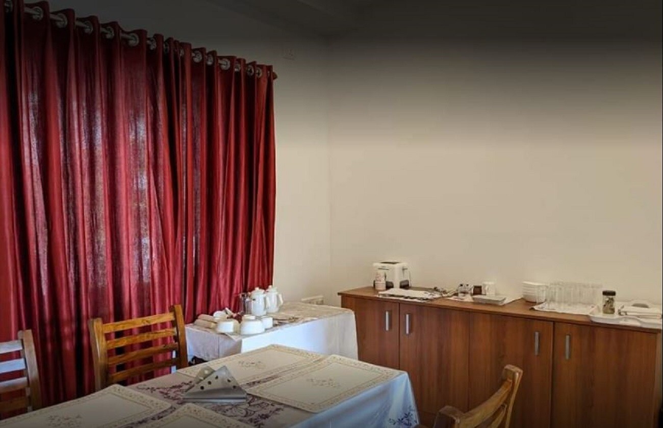 River Meadows Homestay - Tap to explore photos