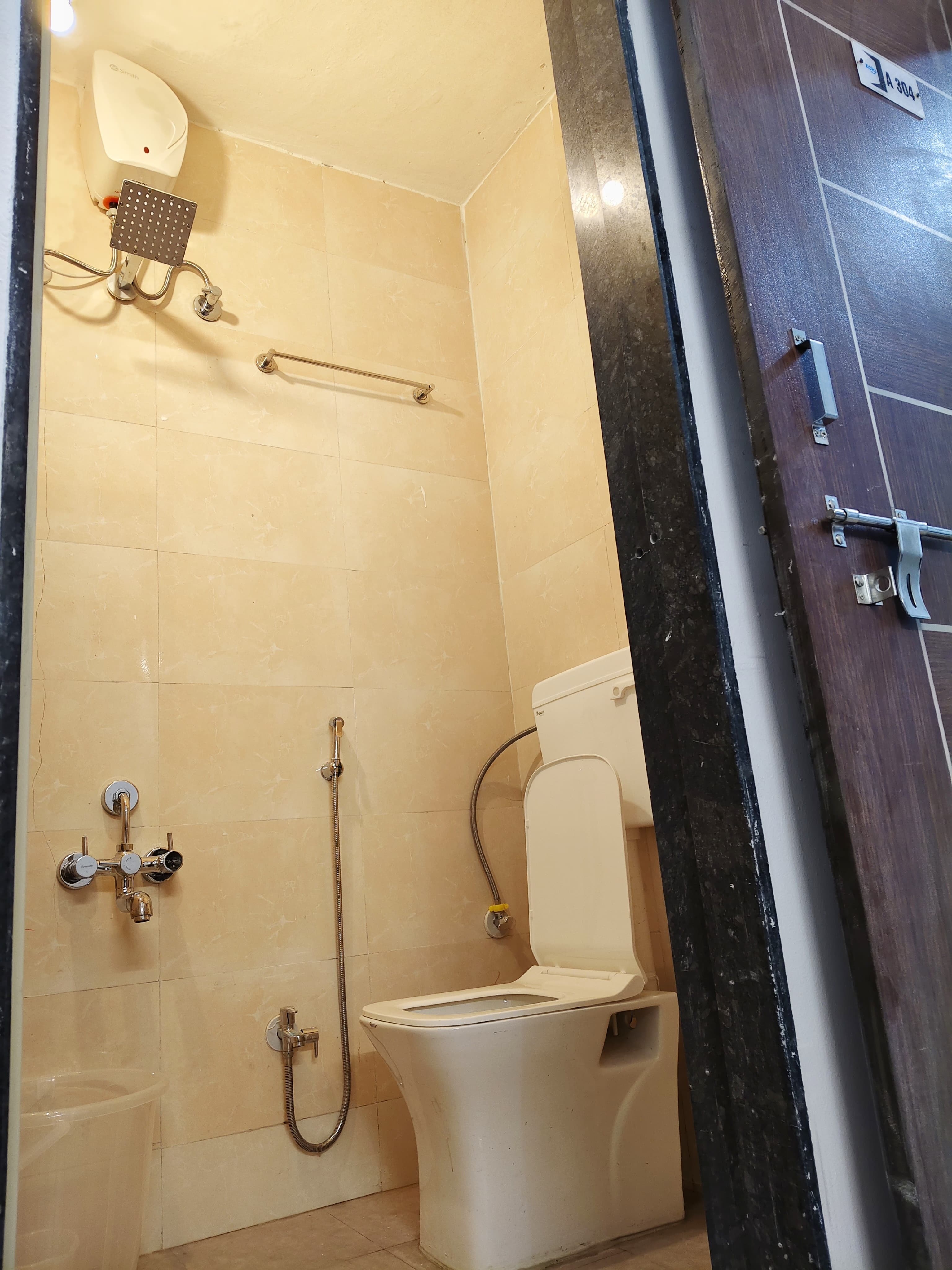 Z Express Kingstown - Tap to explore photos