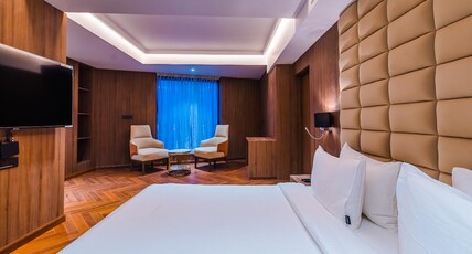 HOTEL GRAND DHILLON Room Type - Grand Suite