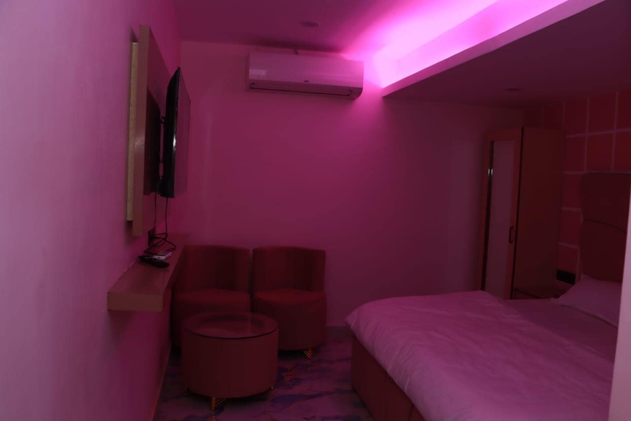 Hotel Vivanta - Tap to explore photos