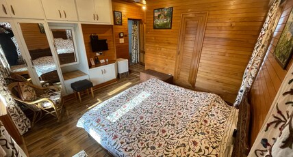 The Oasis Srinagar Room Type - Super deluxe Double Bedded Room