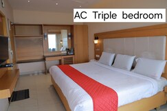 Hotel Maadhini