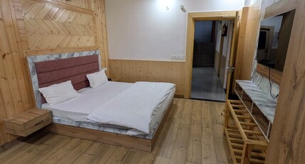 EdenVue Room Type - Deluxe room with King Bed