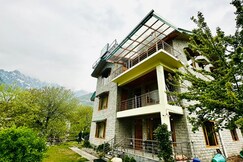 The Serene Walk, Manali