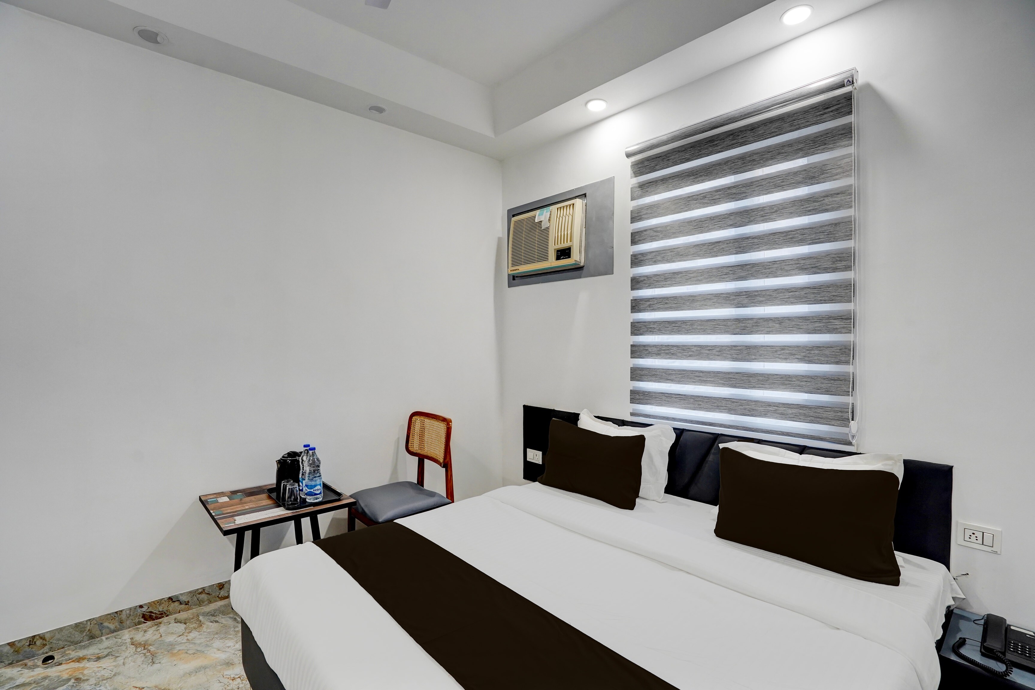Hotel O Premium Rooms - Tap to explore photos