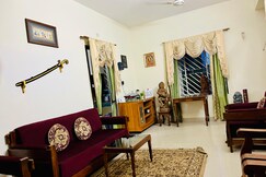 Escape Stayz | Entire 1BHK Apartment | 1KM From Infocity Square