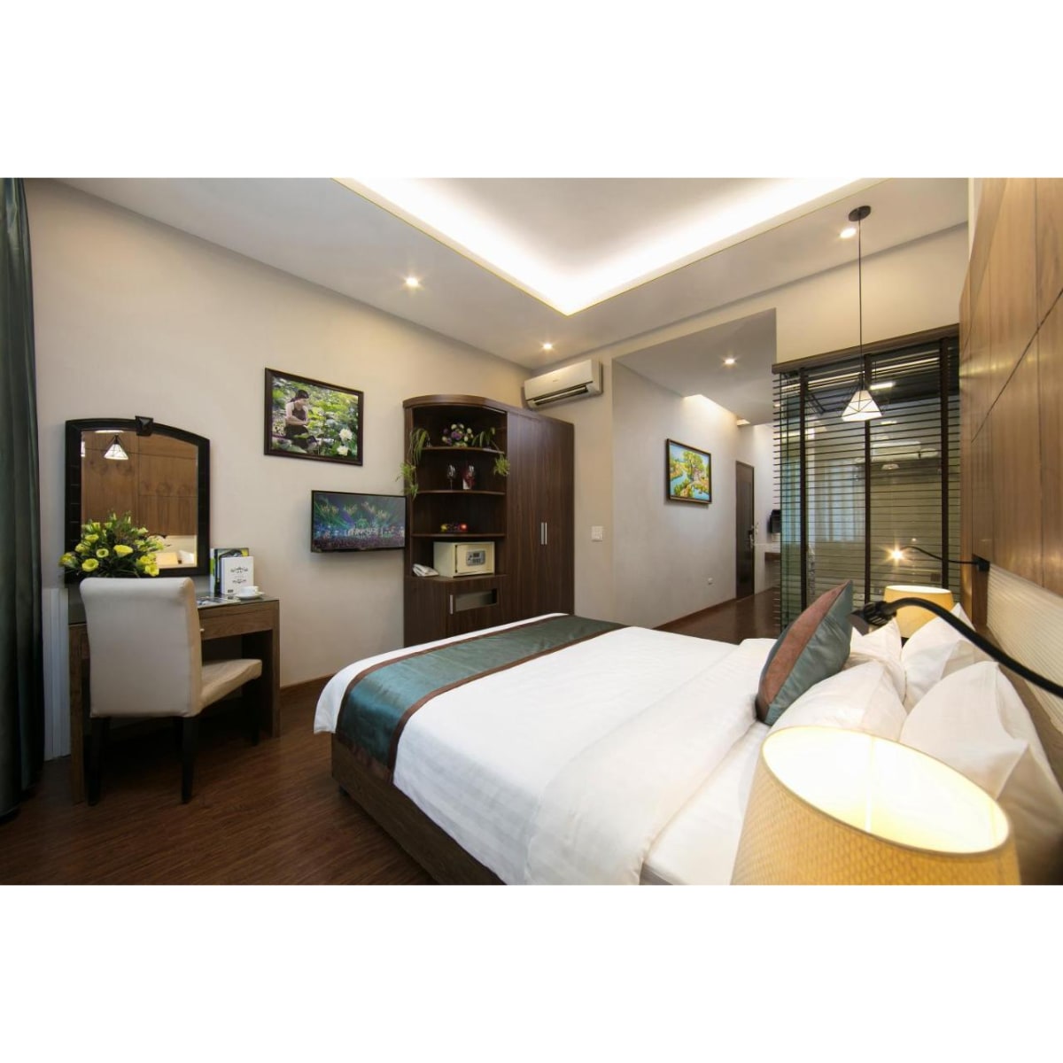Bonne Nuit Hotel and Spa Hanoi - Tap to explore photos