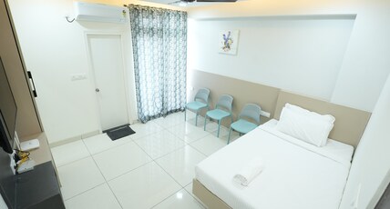Hotel Flamount Arka Studios Room Type - Deluxe Room with Balcony