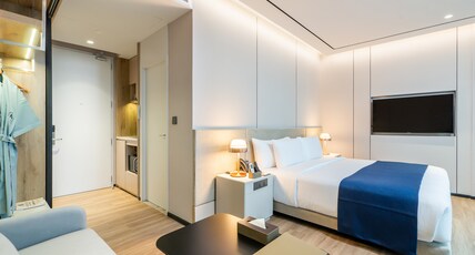 Arbour Hotel and Residence Room Type - Premier King