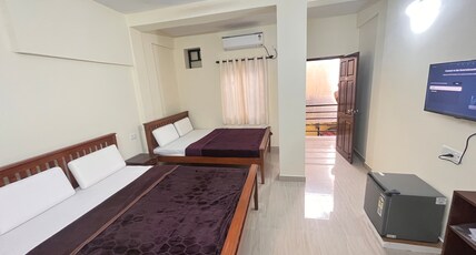 Cozy Inn Calangute Room Type - COZY DOUBLE QUEEN ROOM