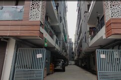 SarNest Homestay at Noida Extension