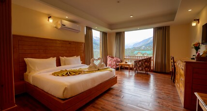 Clarks Inn Suites Manali Room Type - Premium room with Private Balcony and King Bed