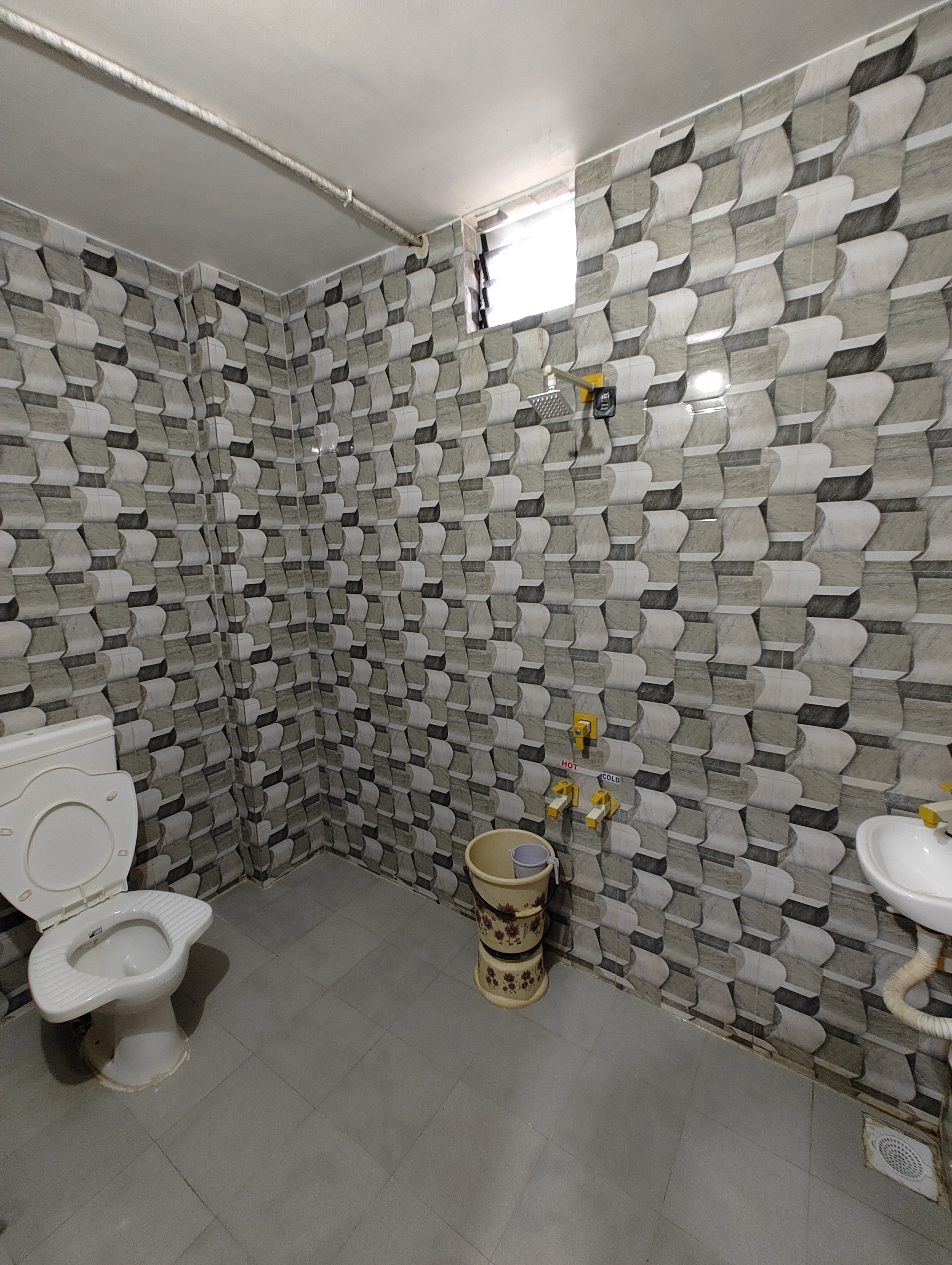 Hotel Shree Kanth Somnath - Tap to explore photos