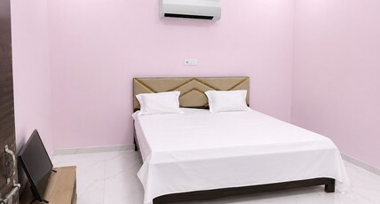 Hotel O A2Z Hotel Room Type - Classic