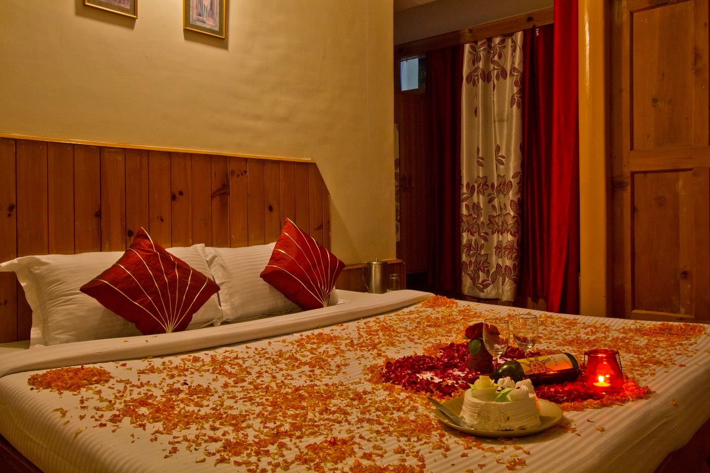 Hotel Dream River (Near Old Manali Cafes) - Tap to explore photos