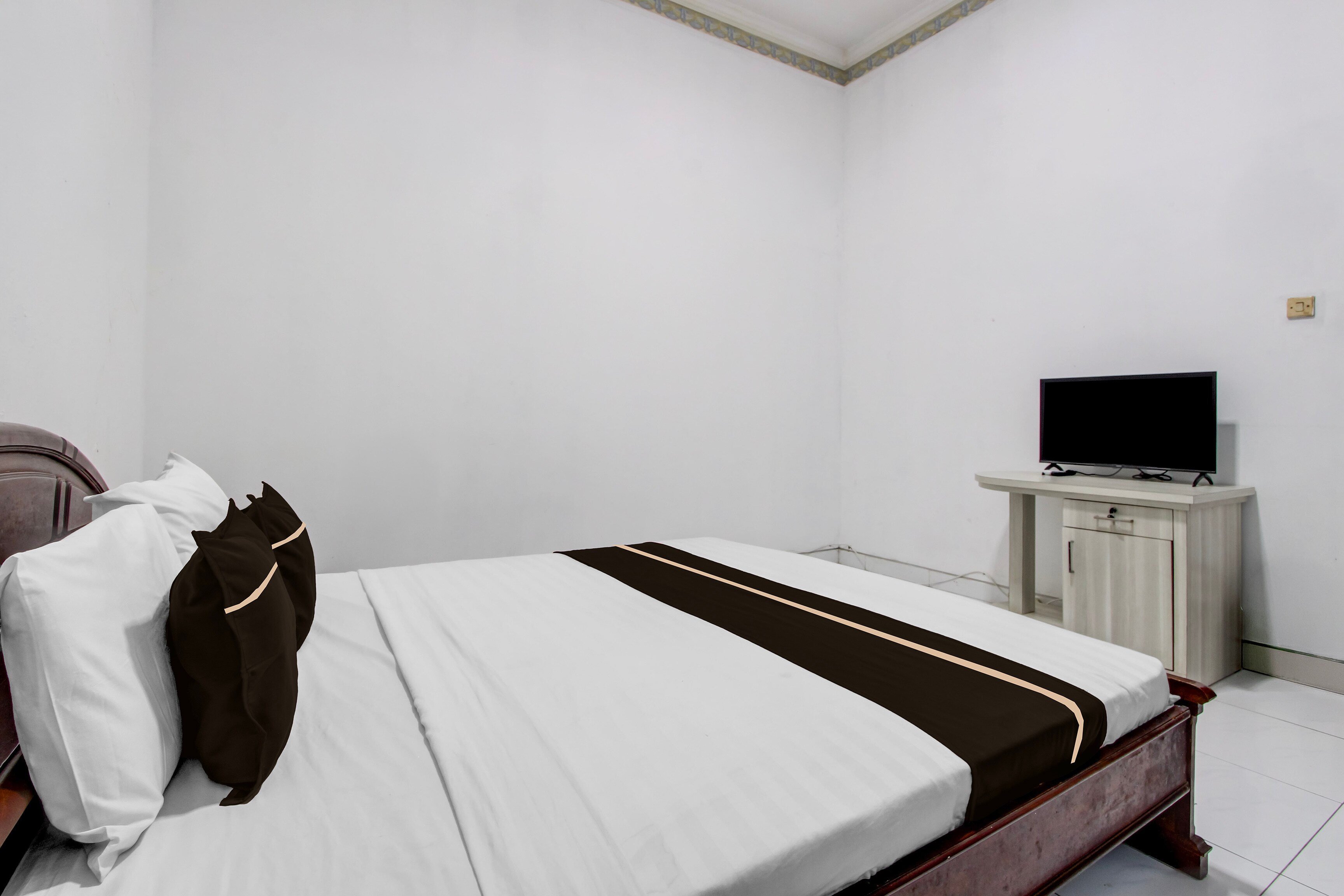 Hotel O Bimo Inn Guest House - Tap to explore photos
